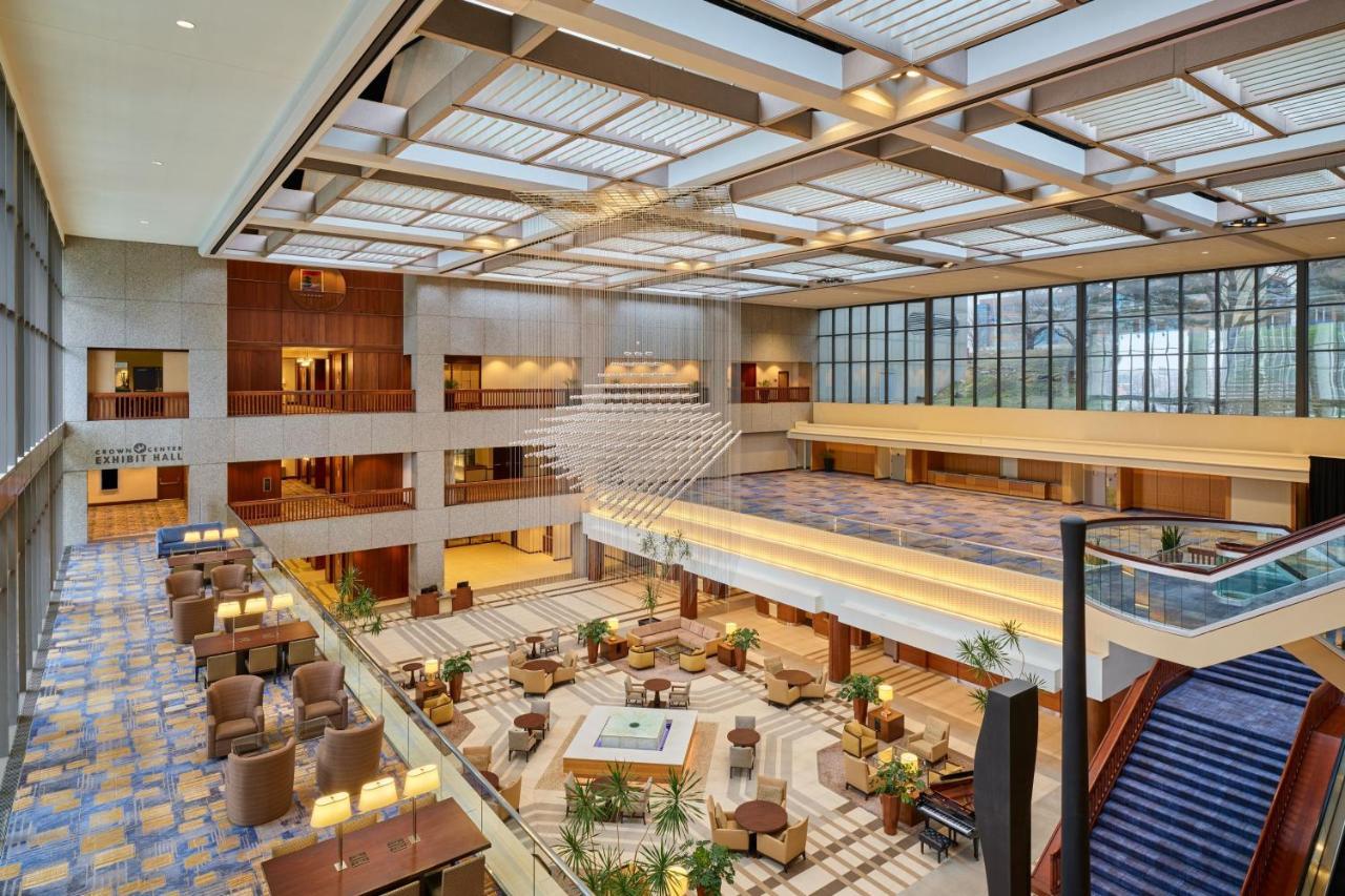 Sheraton Kansas City Hotel At Crown Center Exterior photo