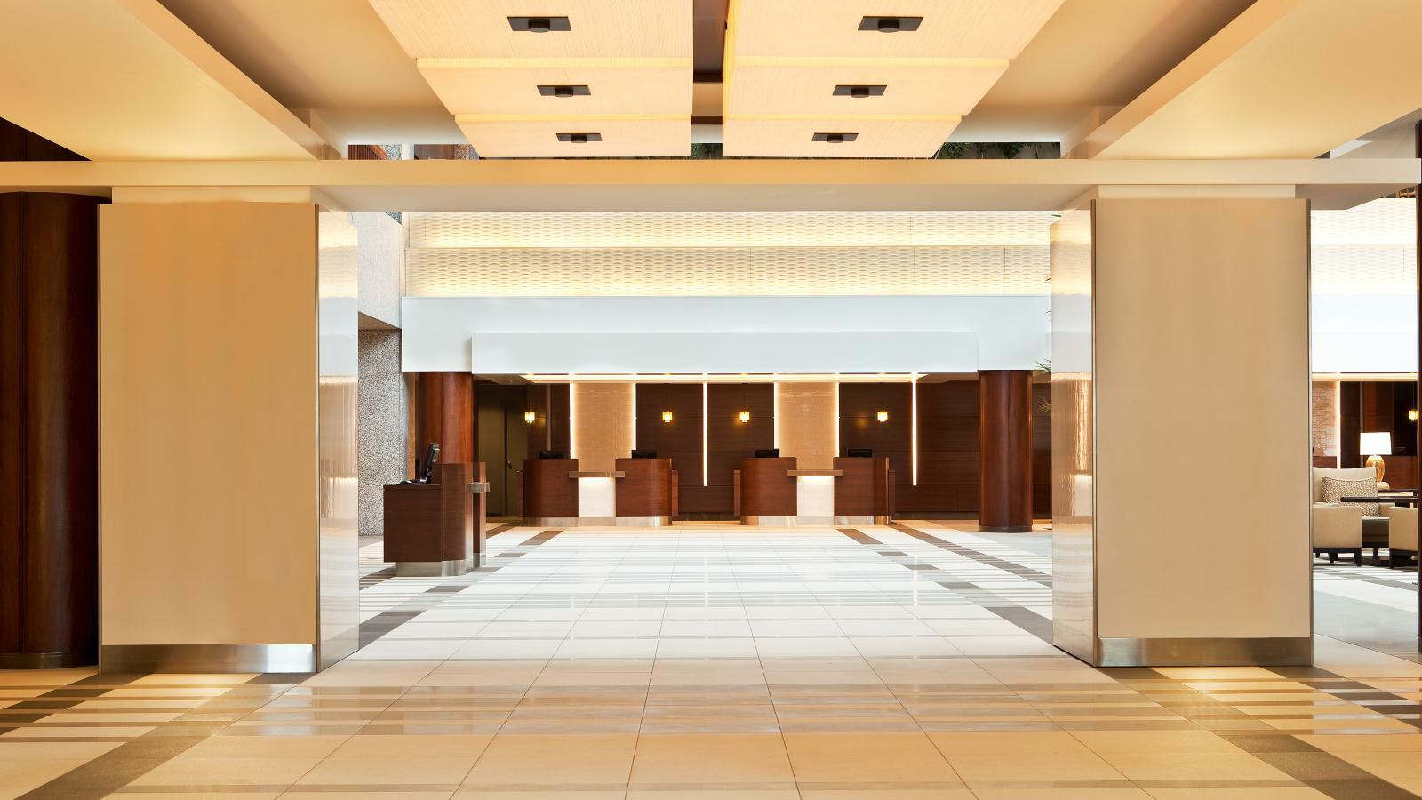 Sheraton Kansas City Hotel At Crown Center Exterior photo